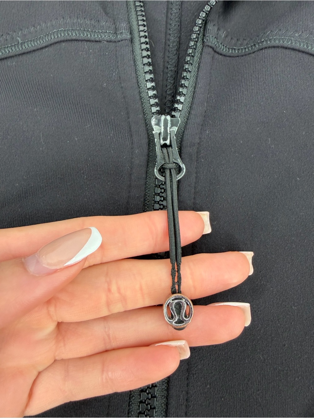 Lululemon Forme Jacket Black Full Zip Thumbholes Size 6 athleisure yoga Pilates - Picture 14 of 14